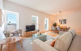 Guestready - Spacious 2 Bedroom Apt Near The River